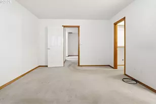 1422 SW 11th St, Troutdale, OR 97060 - Photo 21