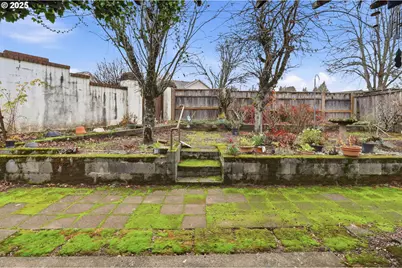 1422 SW 11th St, Troutdale, OR 97060 - Photo 31