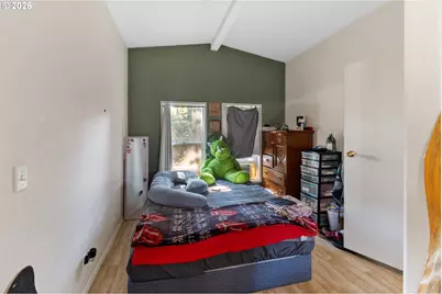 802 SW Spring St, Mill City, OR 97360 - Photo 15