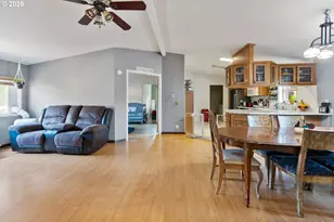 802 SW Spring St, Mill City, OR 97360 - Photo 3