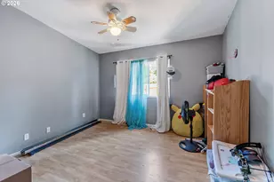 802 SW Spring St, Mill City, OR 97360 - Photo 17