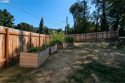 802 SW Spring St, Mill City, OR 97360 - Photo 23