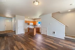 8465 S Hollyhock St, Rockaway Beach, OR 97136 - Photo 11