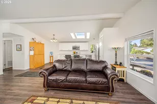 128 Evergreen Ln, Florence, OR 97439 - Photo 9