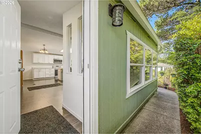 128 Evergreen Ln, Florence, OR 97439 - Photo 5