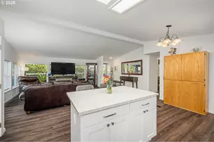 128 Evergreen Ln, Florence, OR 97439 - Photo 15