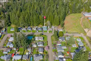 900 W 17th St, Coquille, OR 97423 - Photo 33