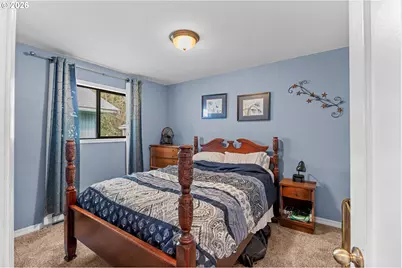 900 W 17th St, Coquille, OR 97423 - Photo 17