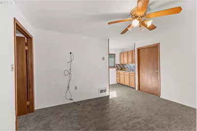 900 W 17th St, Coquille, OR 97423 - Photo 25