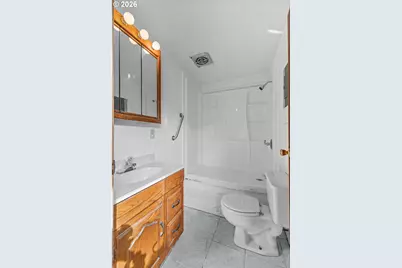 900 W 17th St, Coquille, OR 97423 - Photo 27