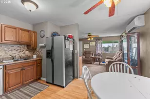 900 W 17th St, Coquille, OR 97423 - Photo 13