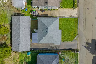 900 W 17th St, Coquille, OR 97423 - Photo 31