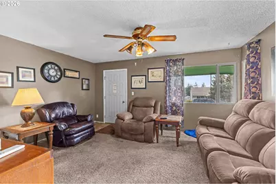 900 W 17th St, Coquille, OR 97423 - Photo 7