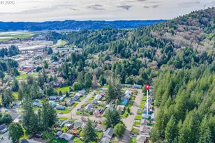 900 W 17th St, Coquille, OR 97423 - Photo 35