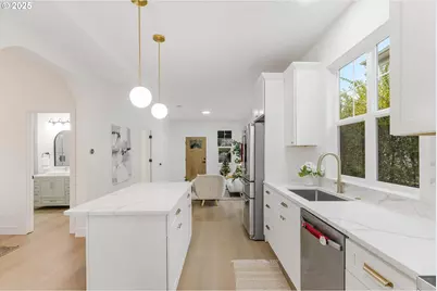 7319 N Polk Ave, Portland, OR 97203 - Photo 13