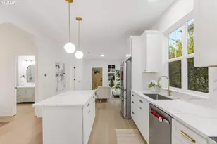 7319 N Polk Ave, Portland, OR 97203 - Photo 13