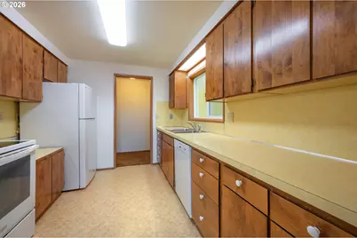 3392 Onyx Pl, Eugene, OR 97405 - Photo 9