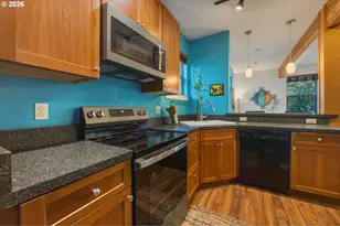2060 Martha Ln, Hood River, OR 97031 - Photo 15
