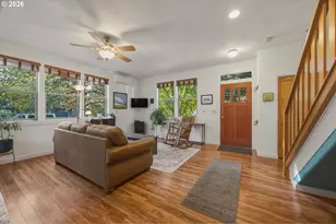 2060 Martha Ln, Hood River, OR 97031 - Photo 9