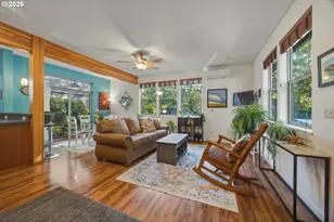 2060 Martha Ln, Hood River, OR 97031 - Photo 7