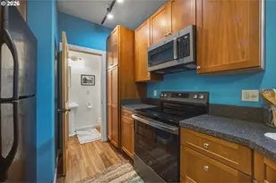 2060 Martha Ln, Hood River, OR 97031 - Photo 17
