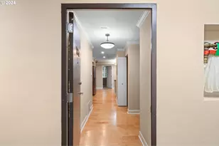 1205 SW Cardinell Dr, Portland, OR 97201 - Photo 5