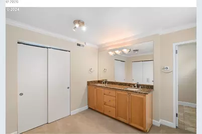 1205 SW Cardinell Dr #802, Portland, OR 97201 - Photo 25