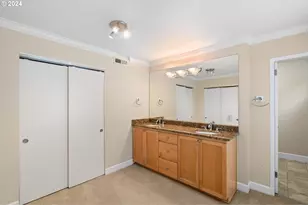 1205 SW Cardinell Dr, Portland, OR 97201 - Photo 25