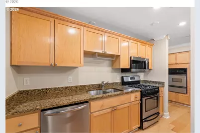 1205 SW Cardinell Dr #802, Portland, OR 97201 - Photo 11