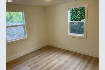 295 Knapp Ln, Eugene, OR 97404 - Photo 5