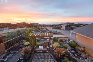 3301 NW Hidden Lake Dr, Waldport, OR 97394 - Photo 33