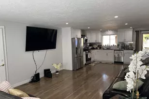 17519 SE Tibbetts St, Portland, OR 97236 - Photo 7