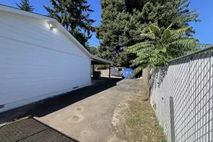 17519 SE Tibbetts St, Portland, OR 97236 - Photo 29