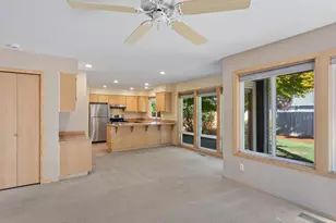 21389 NW Kenai Ct, Portland, OR 97229 - Photo 11