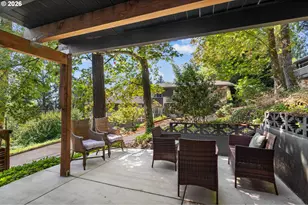8265 SW Canyon Ln, Portland, OR 97225 - Photo 9