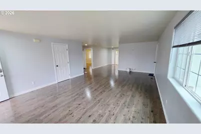 15310 SE Stark St #B1, Portland, OR 97233 - Photo 5