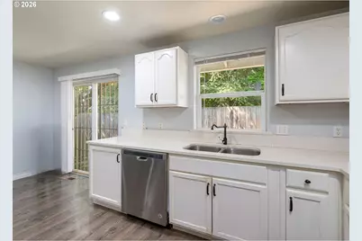 15310 SE Stark St #B1, Portland, OR 97233 - Photo 13