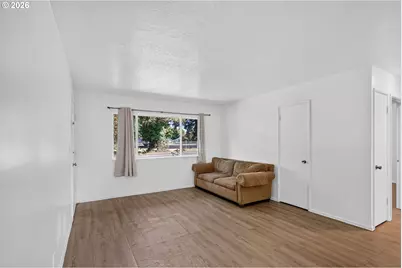 19570 SE Yamhill St, Gresham, OR 97233 - Photo 11
