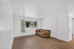 19570 SE Yamhill St, Gresham, OR 97233 - Photo 11