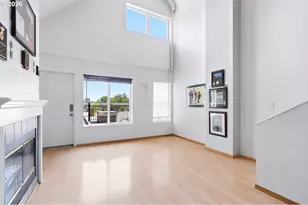 1910 SW 18th Ave, Portland, OR 97201 - Photo 9