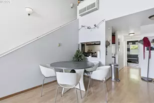 1910 SW 18th Ave, Portland, OR 97201 - Photo 9