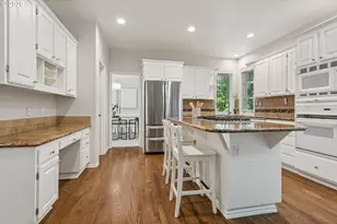 5633 SW Kruse Ridge Dr, Portland, OR 97035 - Photo 9