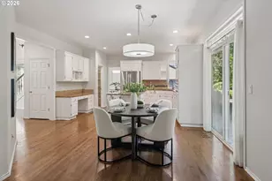 5633 SW Kruse Ridge Dr, Portland, OR 97035 - Photo 11