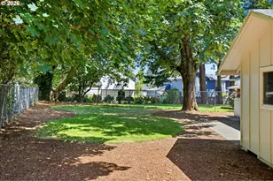 1133 SE Harlow Pl, Troutdale, OR 97060 - Photo 27