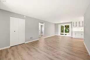 1133 SE Harlow Pl, Troutdale, OR 97060 - Photo 9