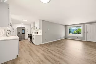 1133 SE Harlow Pl, Troutdale, OR 97060 - Photo 11