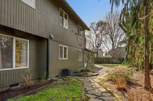 381 NE 33rd Ct, Hillsboro, OR 97124 - Photo 37