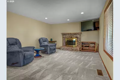 381 NE 33rd Ct, Hillsboro, OR 97124 - Photo 17