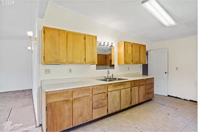 15181 Sitkum Ln, Myrtle Point, OR 97458 - Photo 13