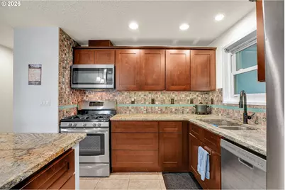 1550 Rainier Rd, Woodburn, OR 97071 - Photo 5